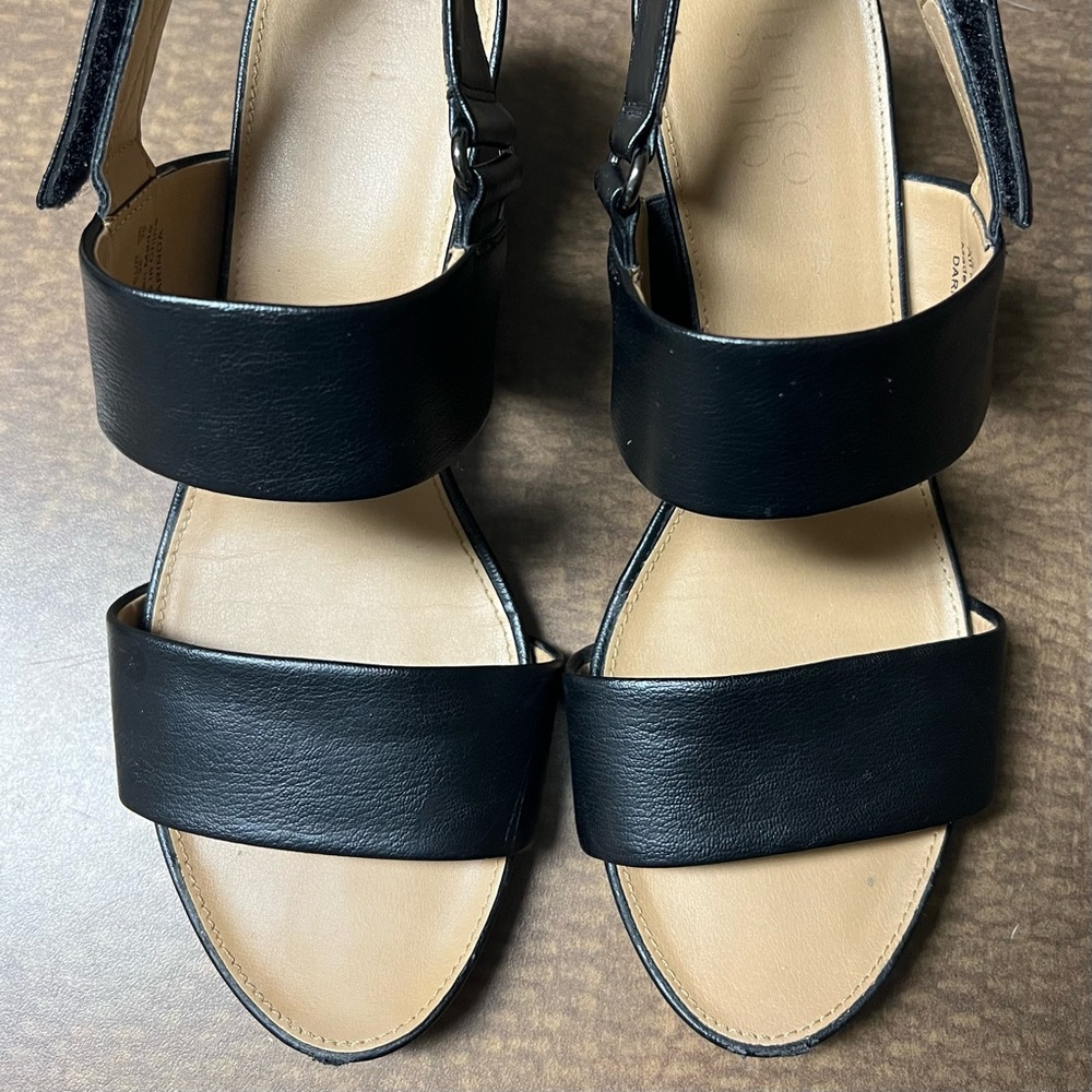 Franco Sarto Darinda Leather Sandals
Wooden heels Size 8